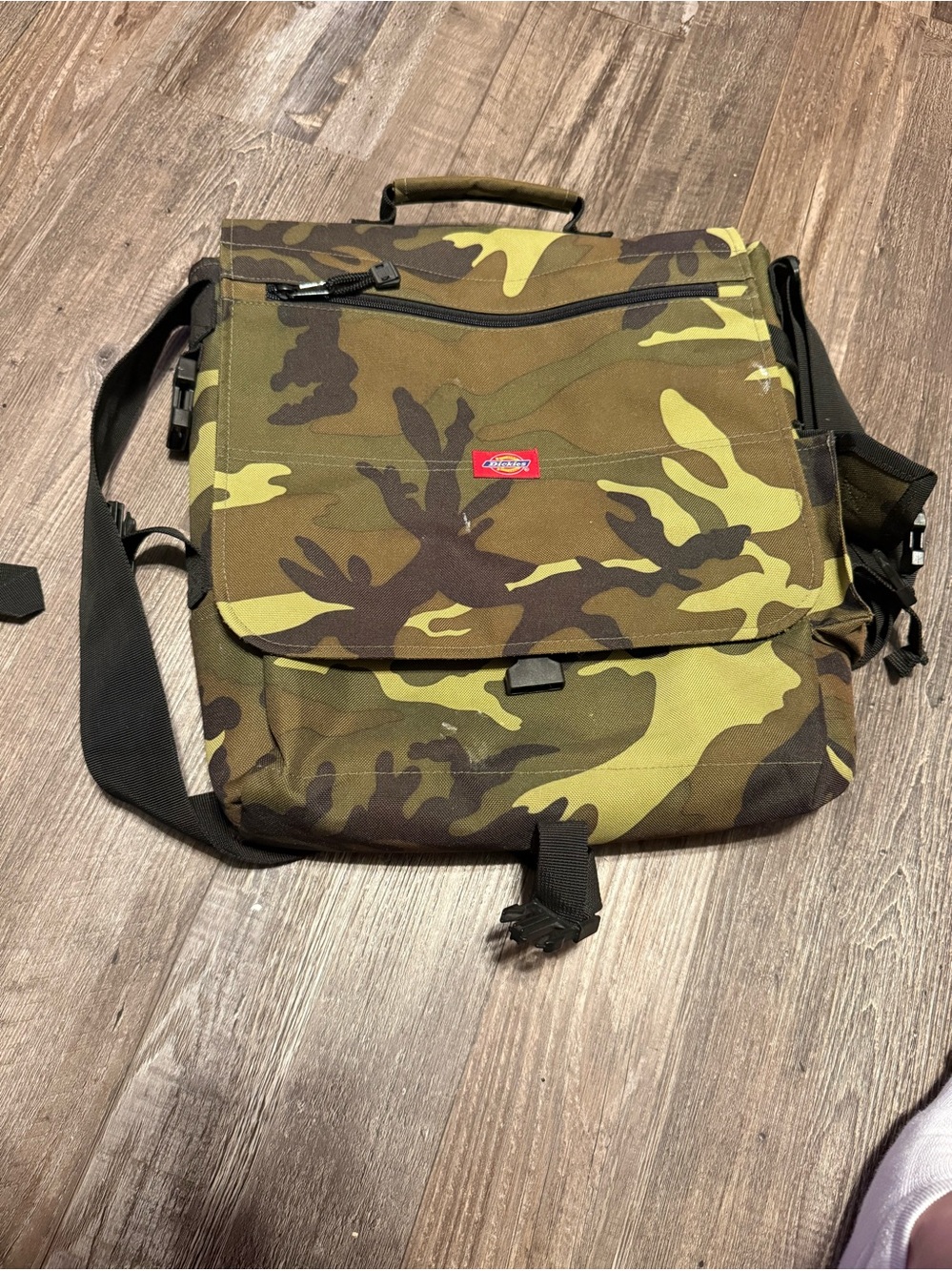 Dickies Camouflage Messenger Bag - Green & Brown